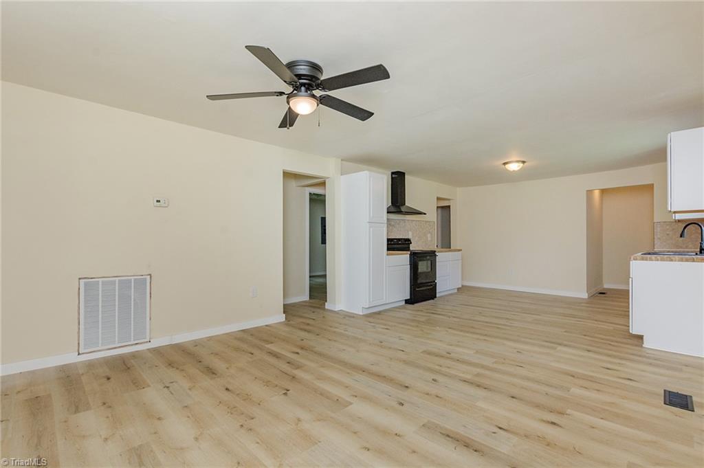304 Phillips Street Property Photo 9
