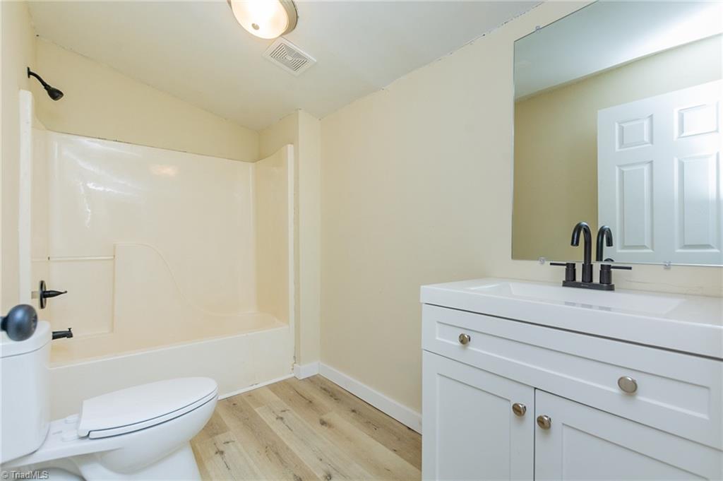 304 Phillips Street Property Photo 17