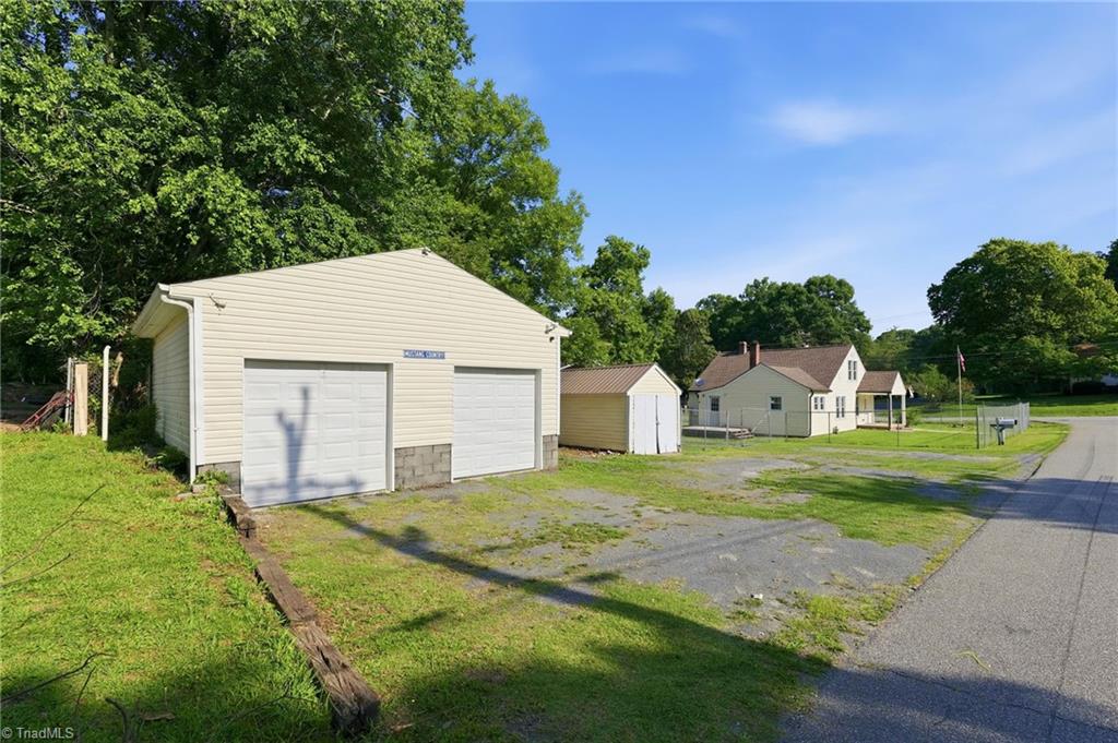 401 Sunset Drive Property Photo 5