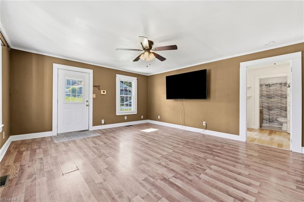 401 Sunset Drive Property Photo 11
