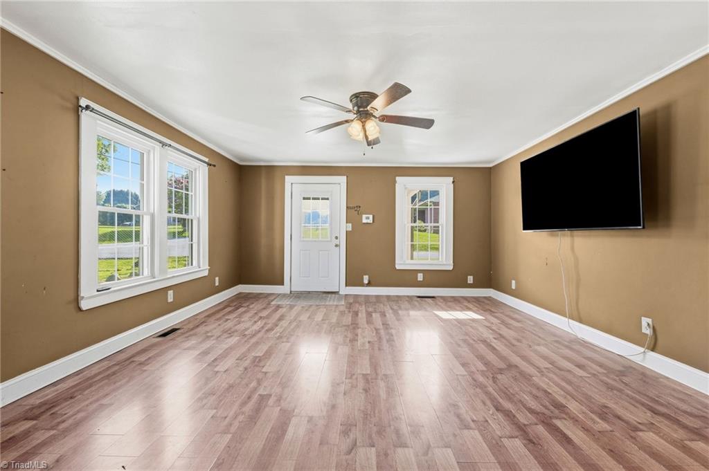 401 Sunset Drive Property Photo 12