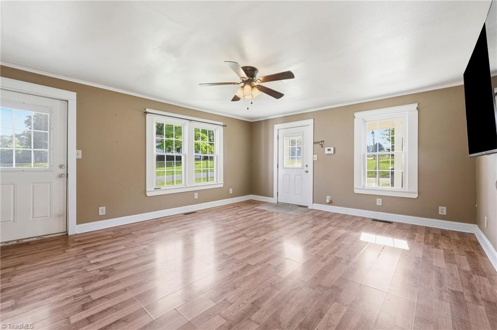 401 Sunset Drive Property Photo 13