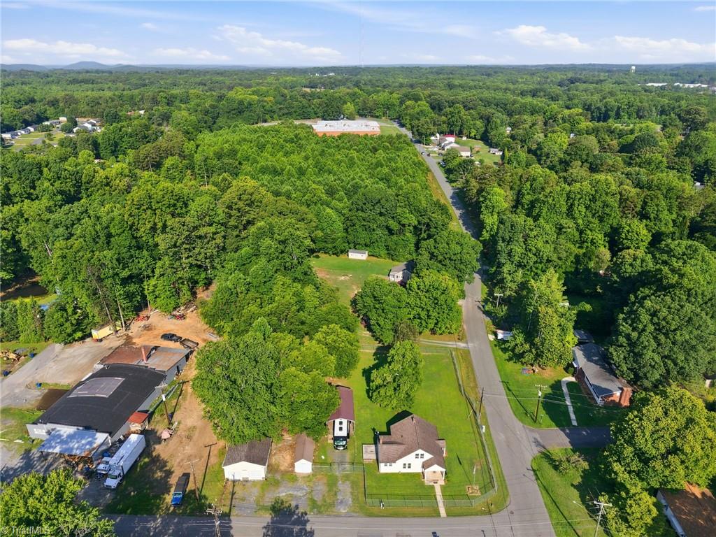 401 Sunset Drive Property Photo 35