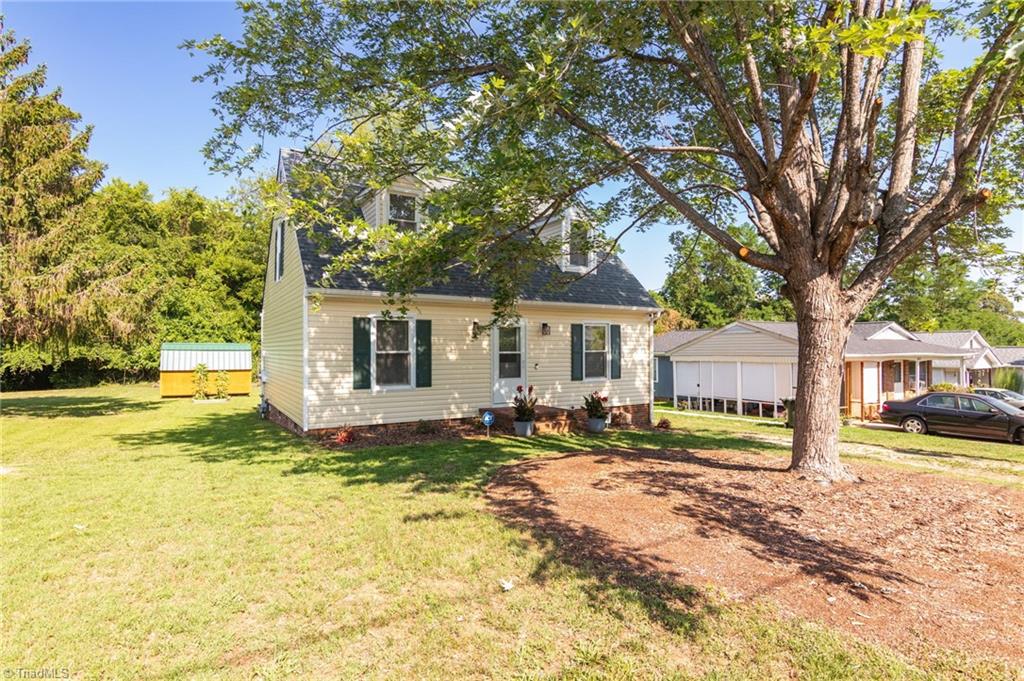 1615 Upland Drive Property Photo 2