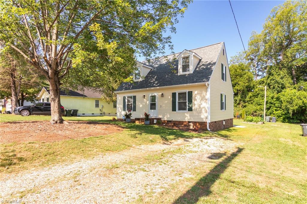 1615 Upland Drive Property Photo 3