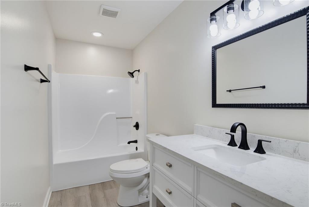 1615 Upland Drive Property Photo 10
