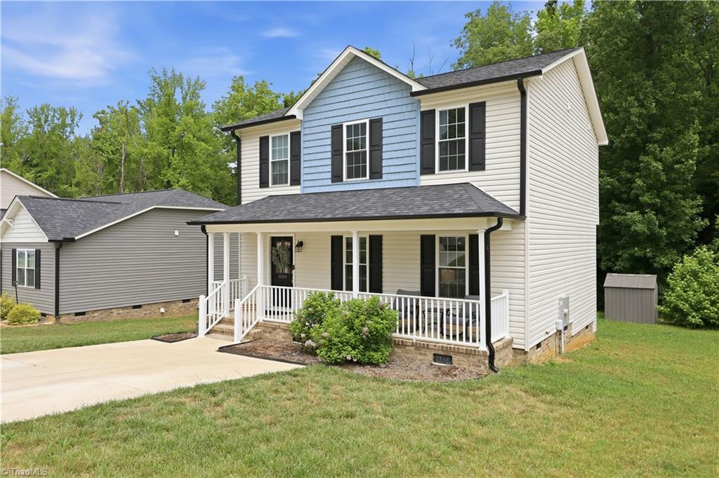 889 Berg Street Property Photo 3
