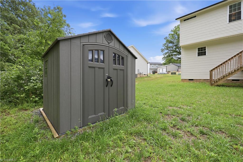 889 Berg Street Property Photo 33