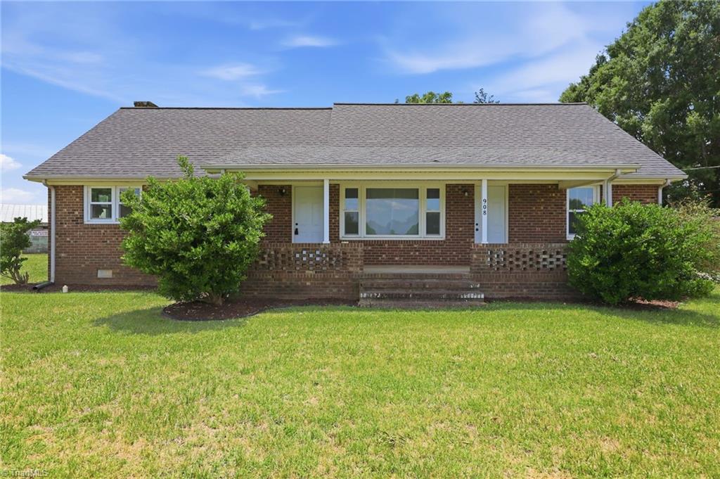 908 Boone Road Property Photo 1