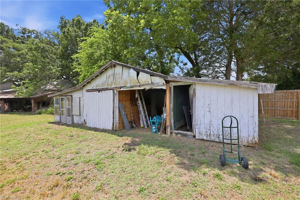 908 Boone Road Property Photo 31