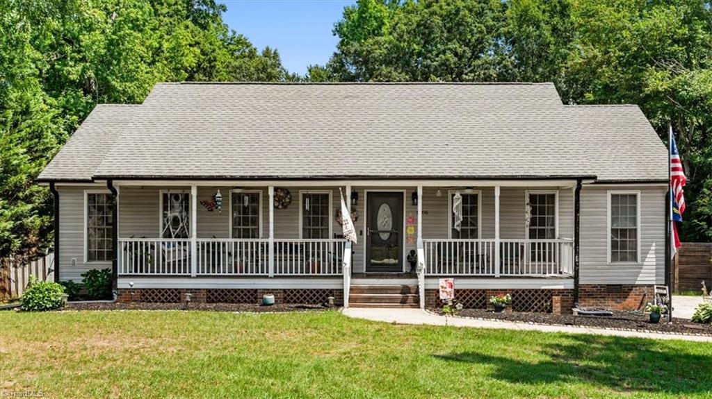 1906 Harris Drive Property Photo 2