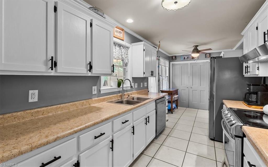 1906 Harris Drive Property Photo 13