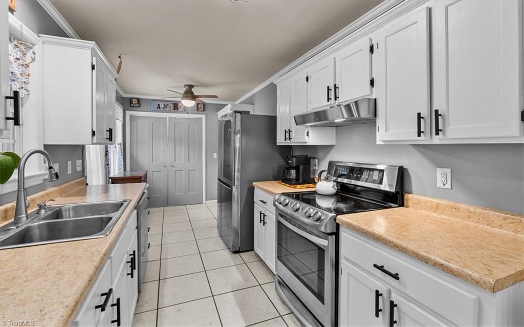 1906 Harris Drive Property Photo 14