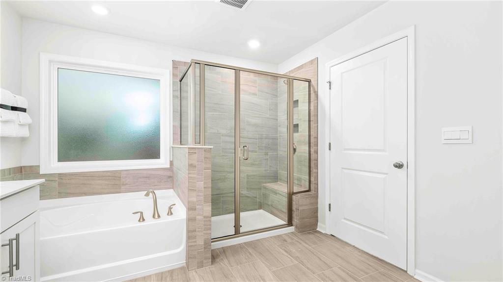 105 Silverpine Way Property Photo 19