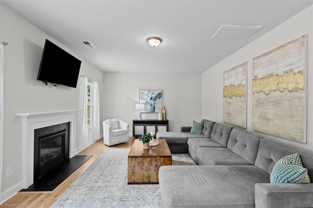 114 Laced Maple Court Property Photo 6