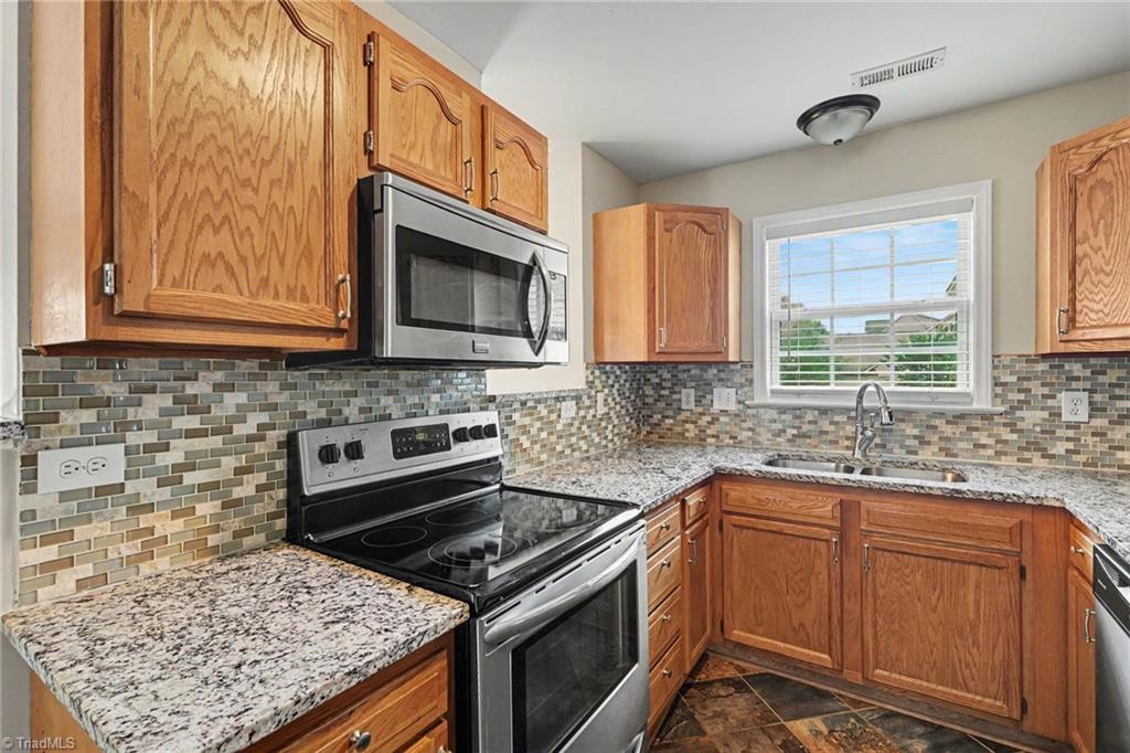 5400 Springhouse Farm Road Property Photo 9
