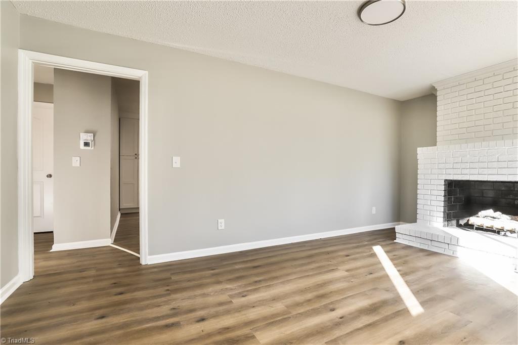 1089 Valley Drive Property Photo 6