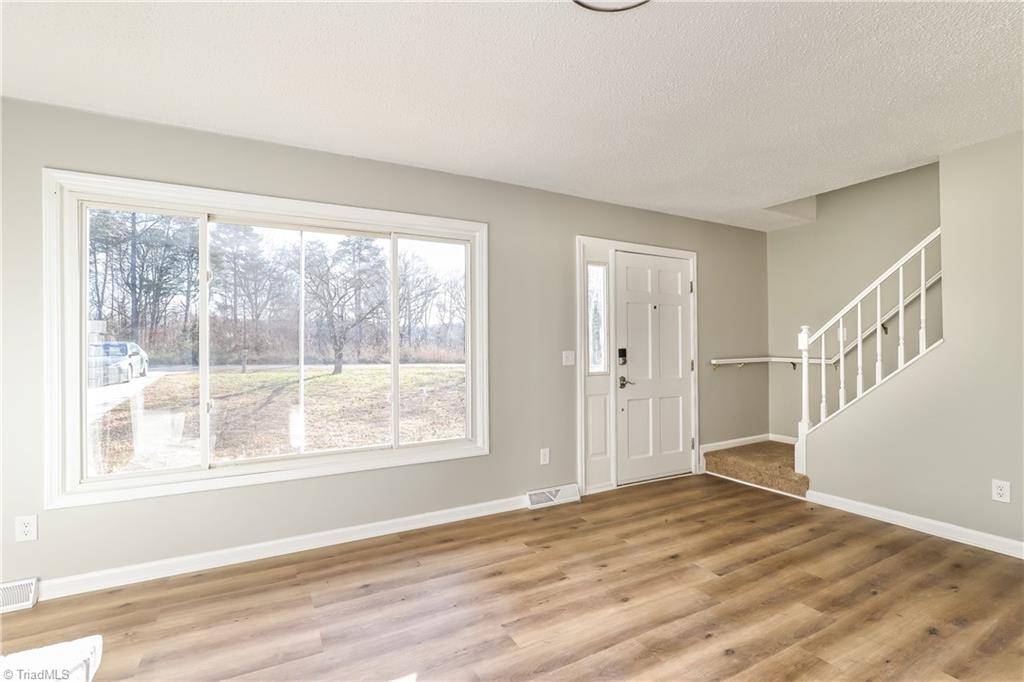 1089 Valley Drive Property Photo 8