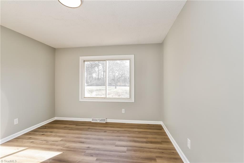 1089 Valley Drive Property Photo 13
