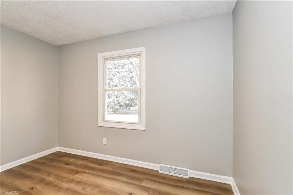 1089 Valley Drive Property Photo 15