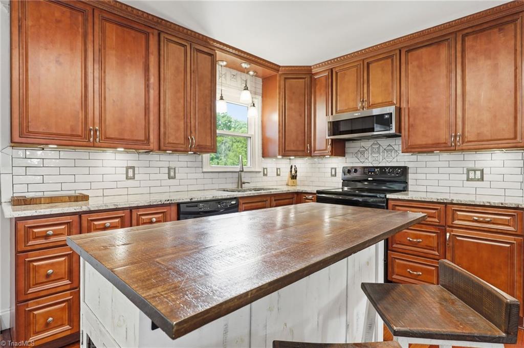 1065 Rest Road Property Photo 12