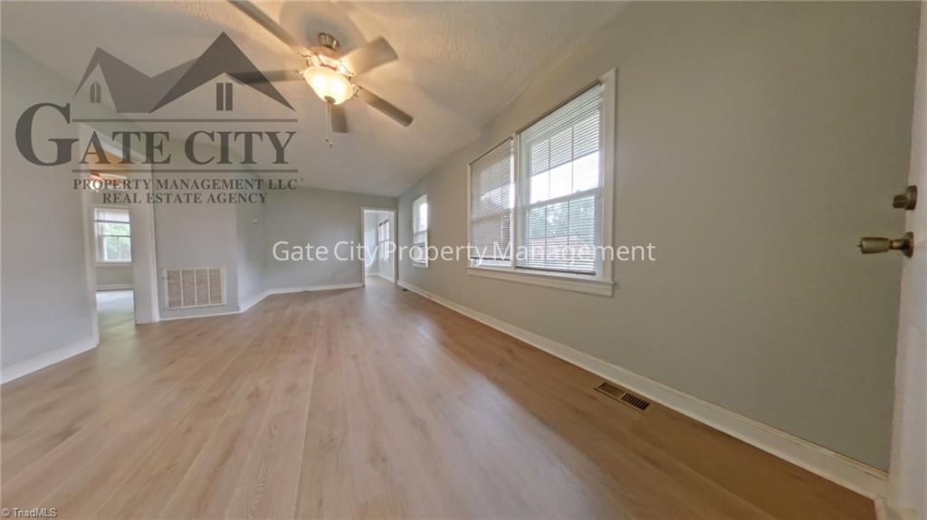 1218 Guyer Street Property Photo 5