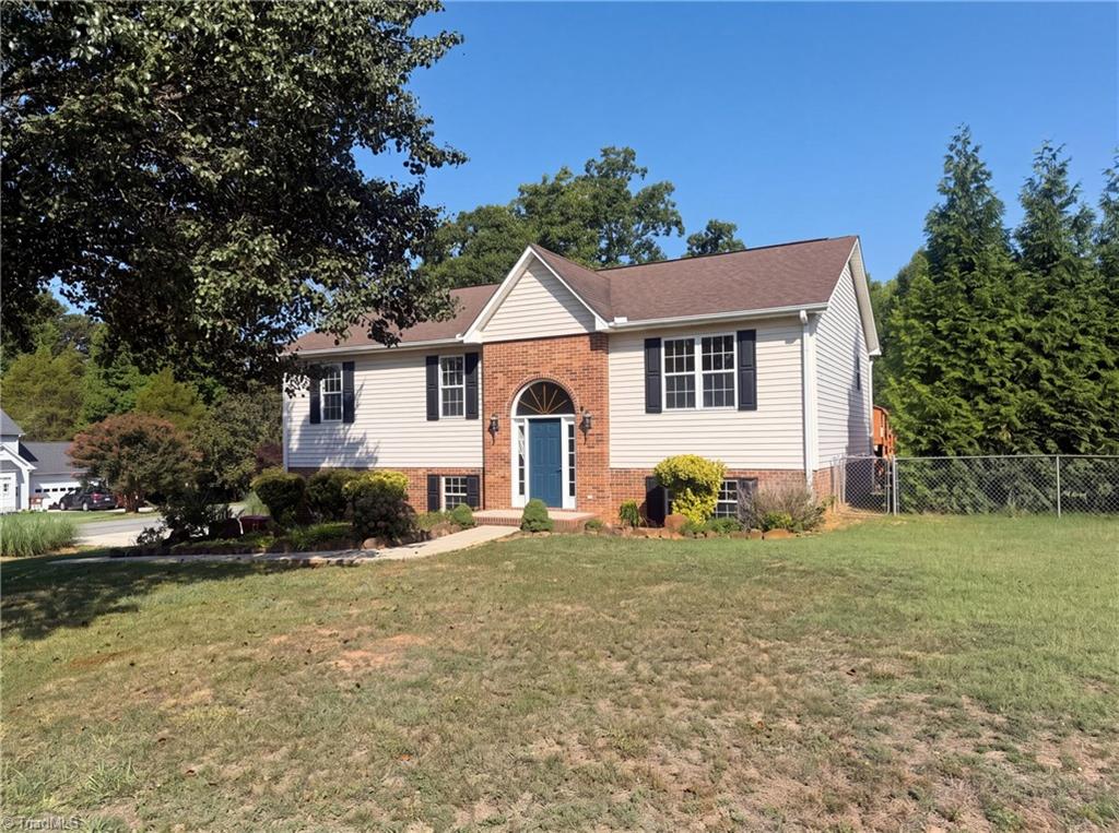 109 Briarcreek Drive Property Photo 1
