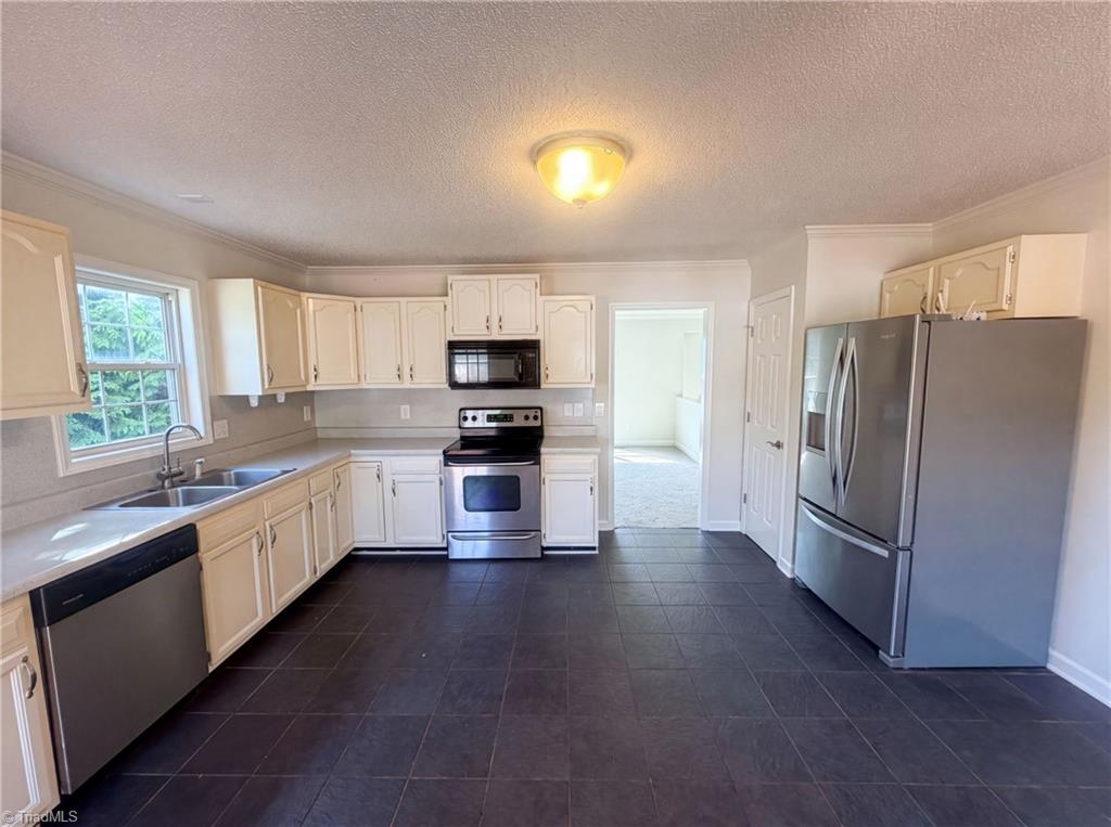 109 Briarcreek Drive Property Photo 2