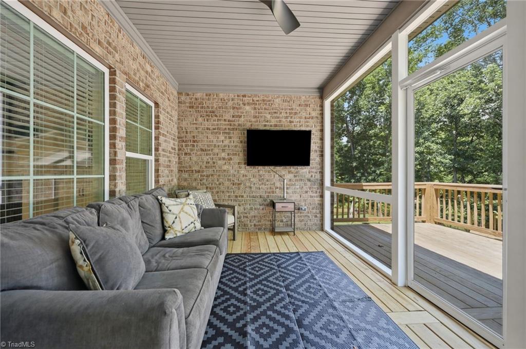 278 Vine Ridge Drive Property Photo 4