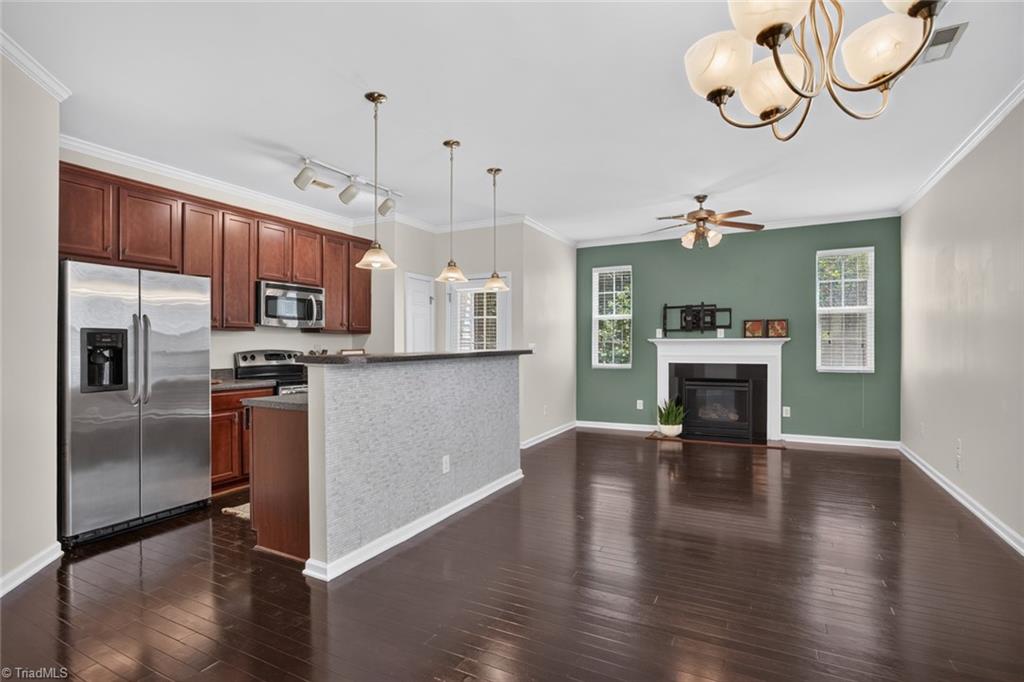 2279 Hartfield Circle Property Photo 4
