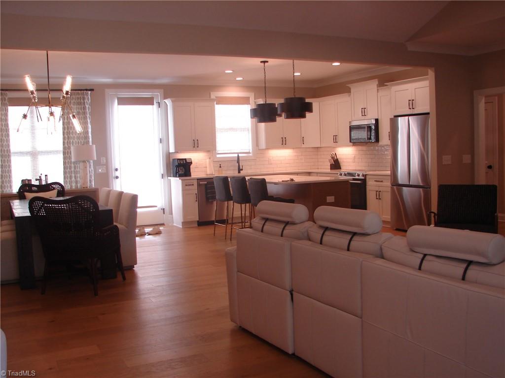 4034 Waterview Road Property Photo 5