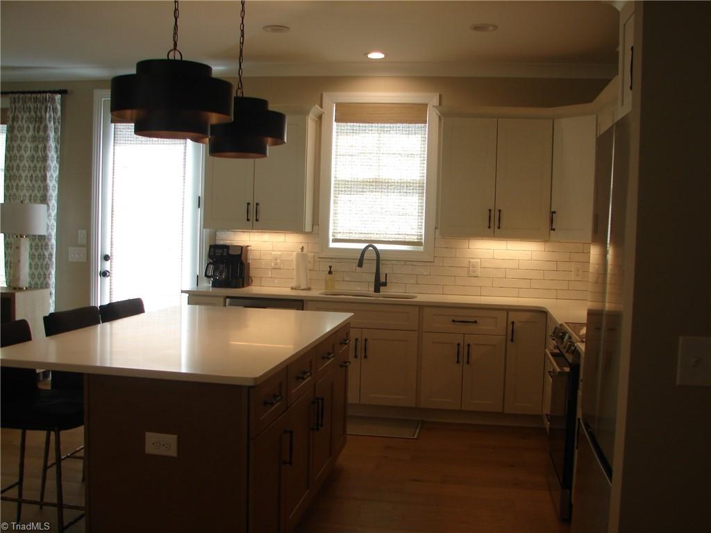 4034 Waterview Road Property Photo 6