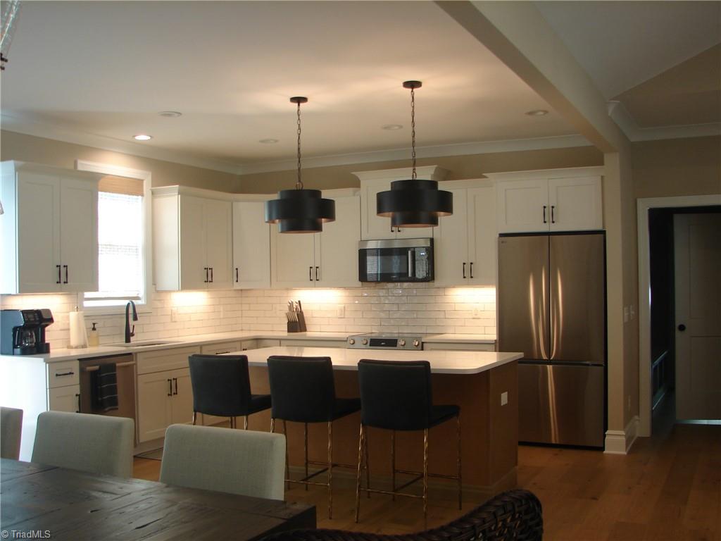 4034 Waterview Road Property Photo 7