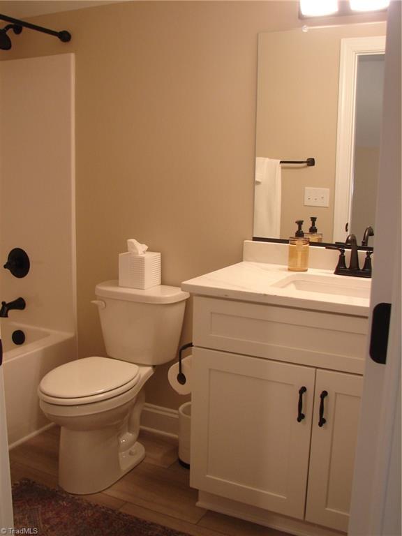 4034 Waterview Road Property Photo 17