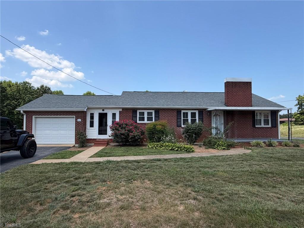 2421 Smithtown Road Property Photo 2