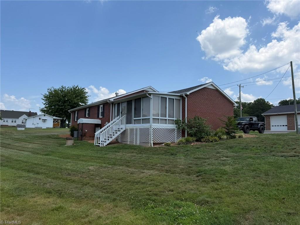 2421 Smithtown Road Property Photo 4