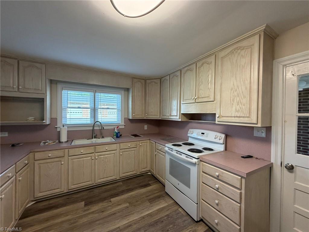 2421 Smithtown Road Property Photo 7