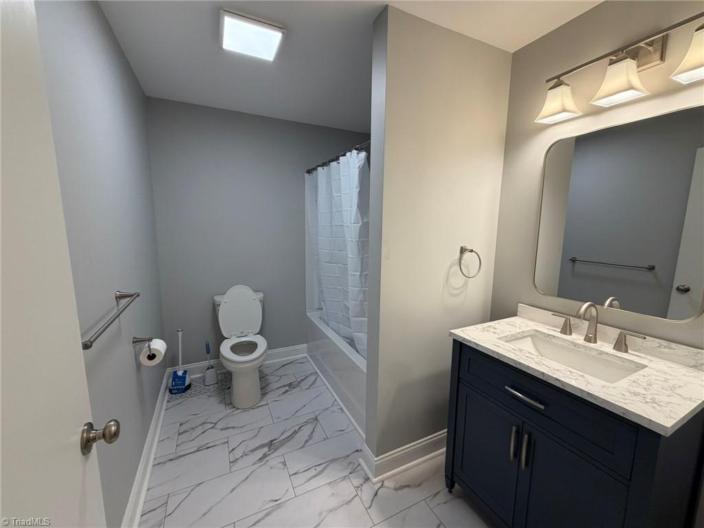 2421 Smithtown Road Property Photo 12