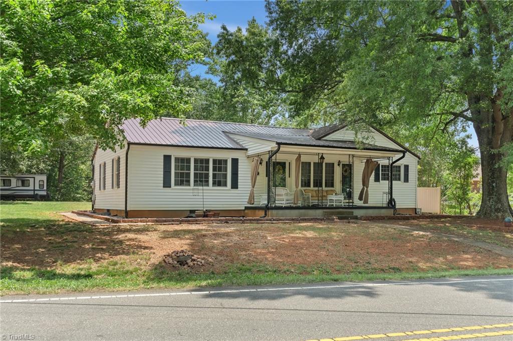 853 Meadowbrook Drive Property Photo 1