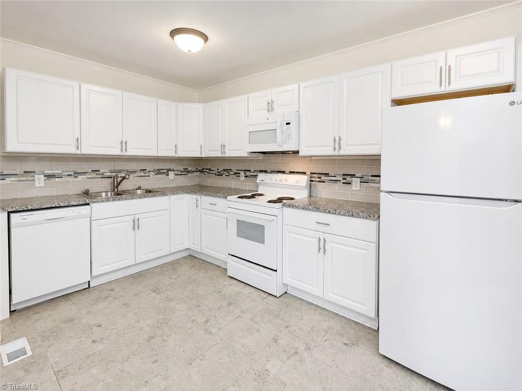 225 Circle Drive Property Photo 9