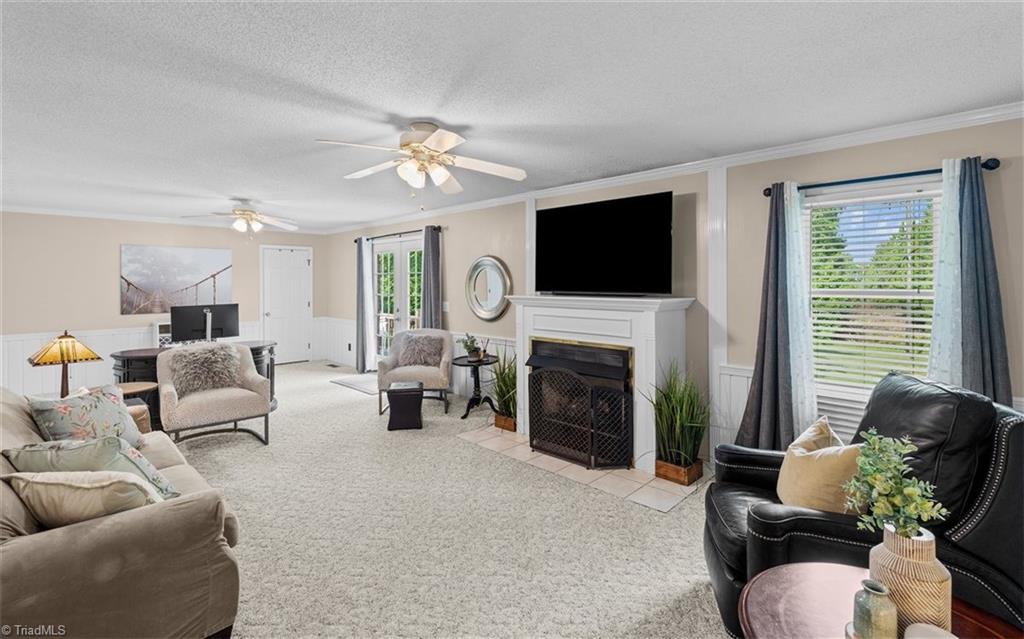 300 Doub Road Property Photo 4