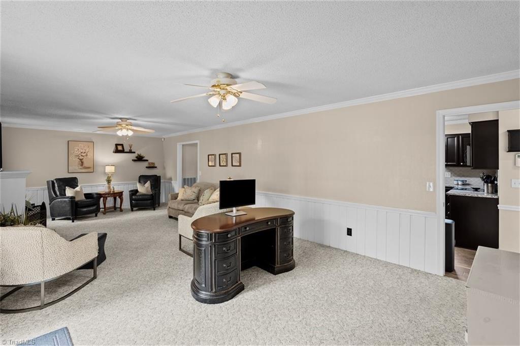 300 Doub Road Property Photo 6