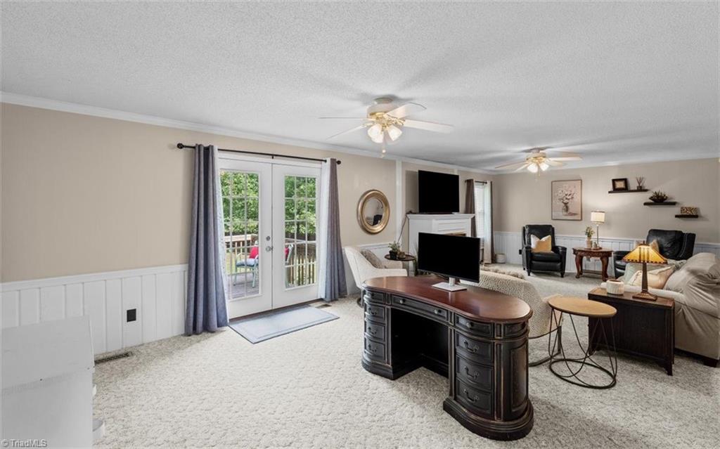 300 Doub Road Property Photo 7