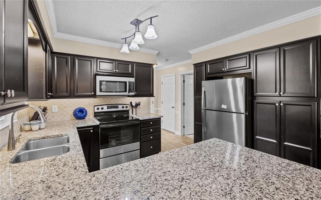 300 Doub Road Property Photo 8