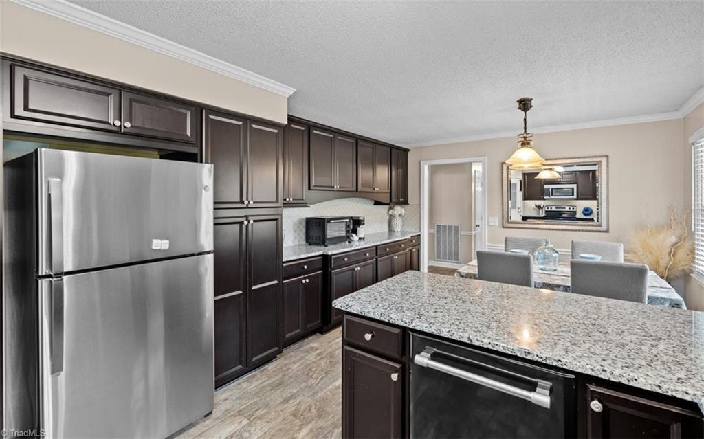 300 Doub Road Property Photo 10