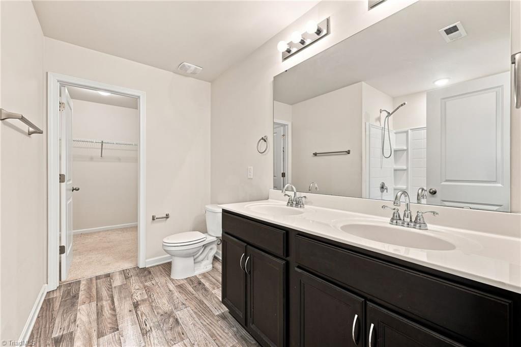 1950 Skycrest Drive Property Photo 16
