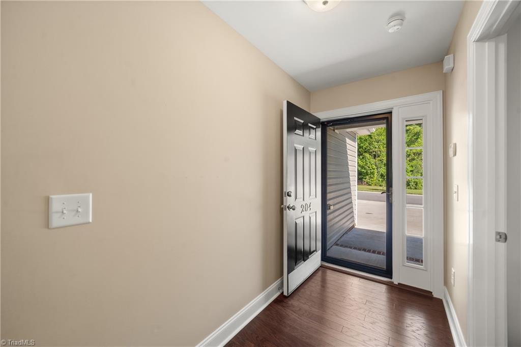 204 Oak Ridge Drive Property Photo 3