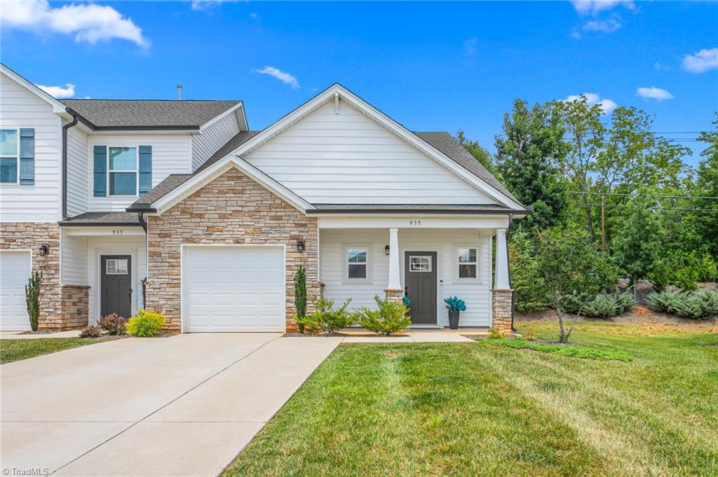 935 Cannon Crossing Circle Property Photo 1