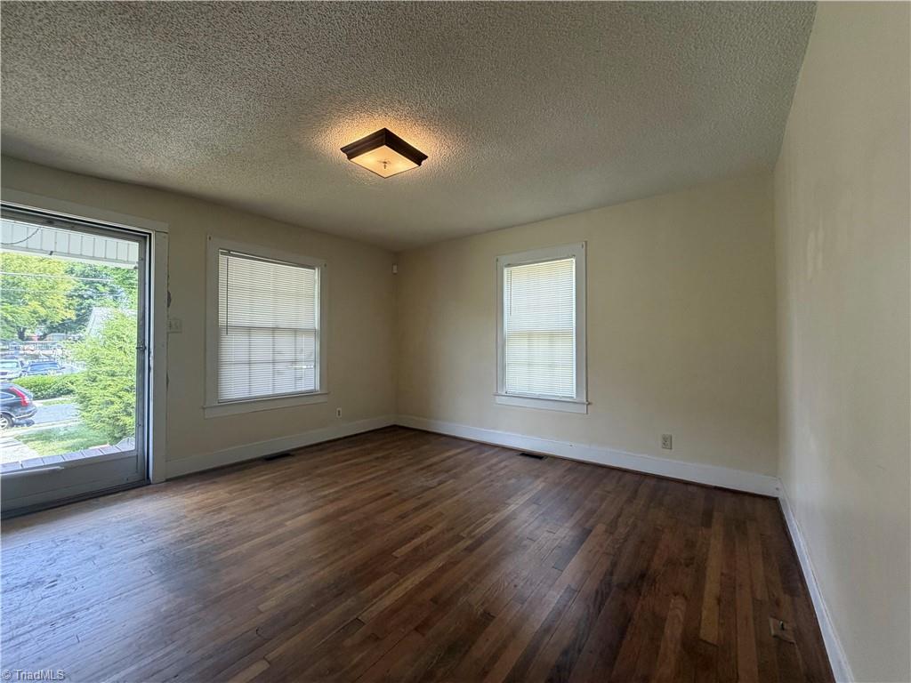 324 E Mcculloch Street Property Photo 2