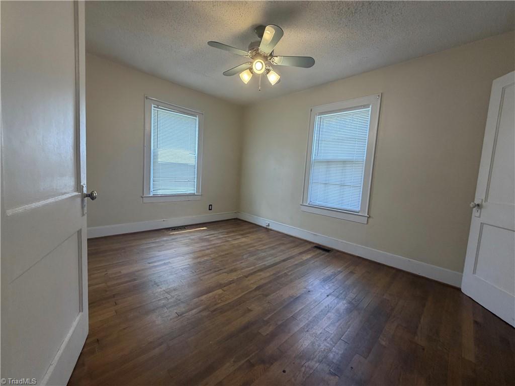 324 E Mcculloch Street Property Photo 8
